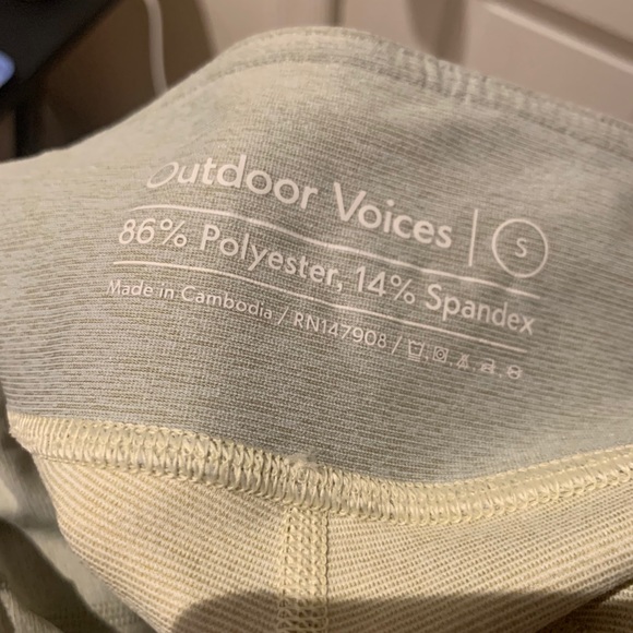 Outdoor Voices warmup 3/4 leggings - Picture 4 of 4